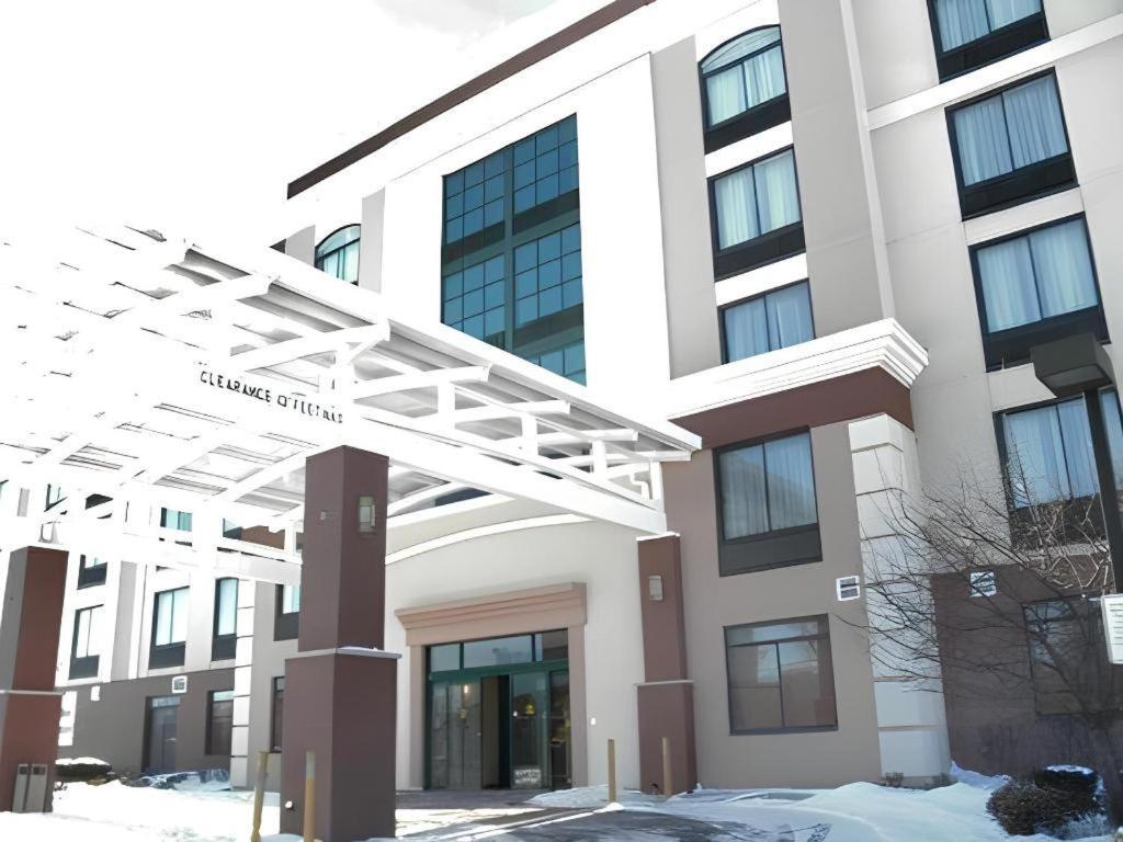 Comfort Inn & Suites Watford City Exterior photo
